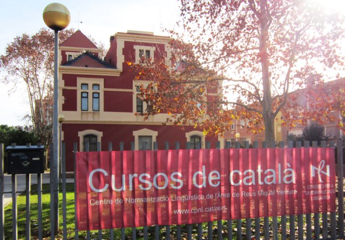 El Centre de Normalització Lingüística comença dimarts les inscripcions per als cursos en línia i als presencials