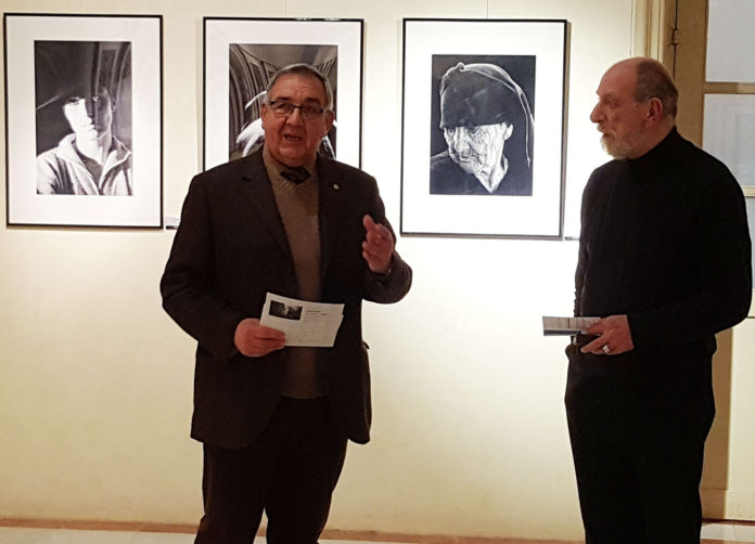 El fotògraf Tony L. Blom mostra al Palau Bofarull la seva Antologia en blanc i negre