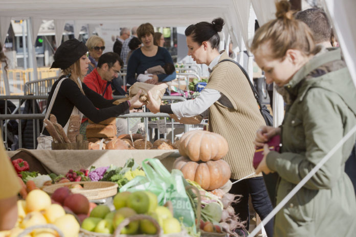 Diumenge, Mercat-Fira de Productes de la Terra a l'Albiol