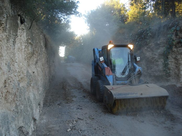 Medi Ambient renova el paviment als camins de Blancafort, del Mig i del Roquís