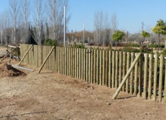 Salou està instal·lant una àrea lúdica per a gossos a la zona verda de l’Avinguda del Dr. Eduard Punset