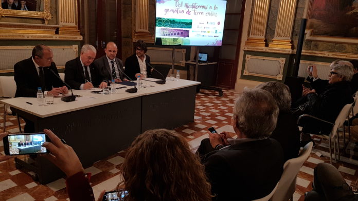 La Diputació de Tarragona i la DO Terra Alta signen un acord de col·laboració amb motiu de la celebració del concurs internacional Grenaches du Monde 2018