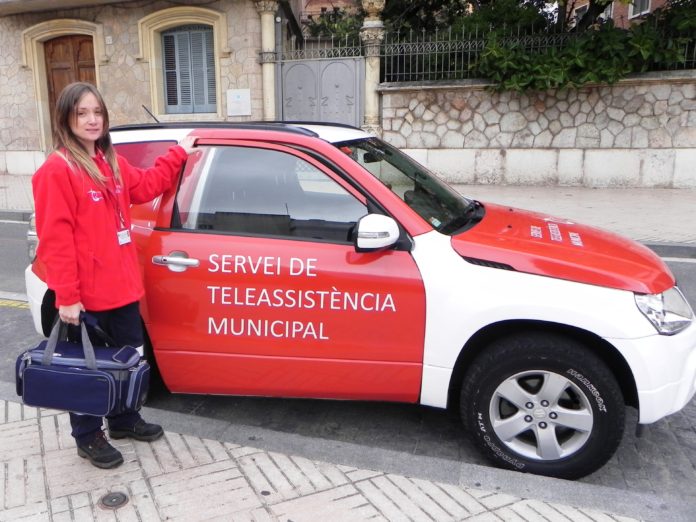 L'Ajuntament licita el servei de teleassistència, que arribarà a més usuaris i intensificarà l'atenció a les persones de més edat