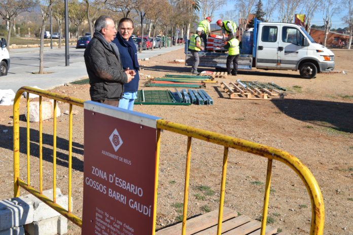 L'Ajuntament habilita al barri Gaudí la vuitena zona d'esbarjo per a gossos de la ciutat