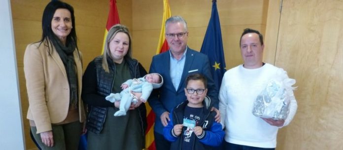 Salou dóna la benvinguda al primer salouenc de l’any 2018