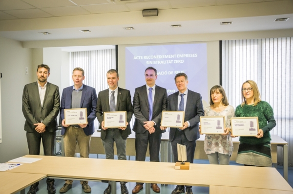 Activa Mutua premia a 5 empreses del Baix Camp per la prevenció dels seus riscos laborals Activa Mutua premia a 5 empreses del Baix Camp per la prevenció dels seus riscos laborals