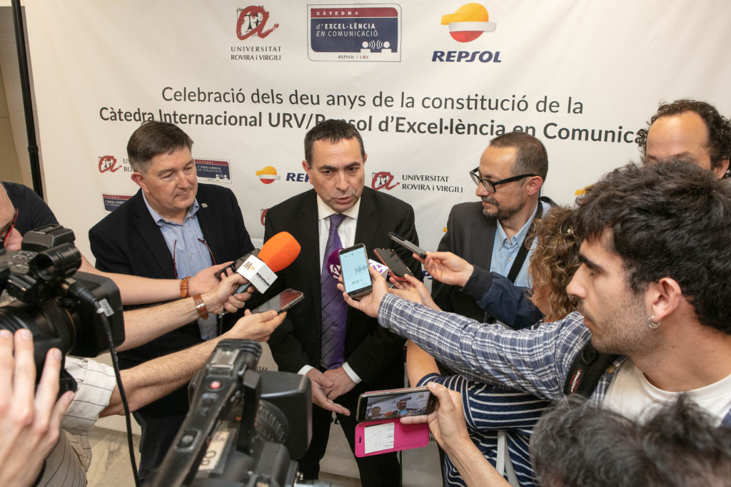 Repsol renova el conveni de col·laboració que manté amb la Càtedra Internacional URV/Repsol d’Excel·lència en Comunicació.