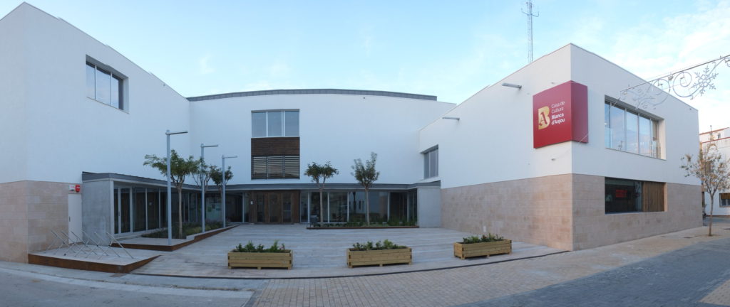 Casa Cultura Blanca Anjou