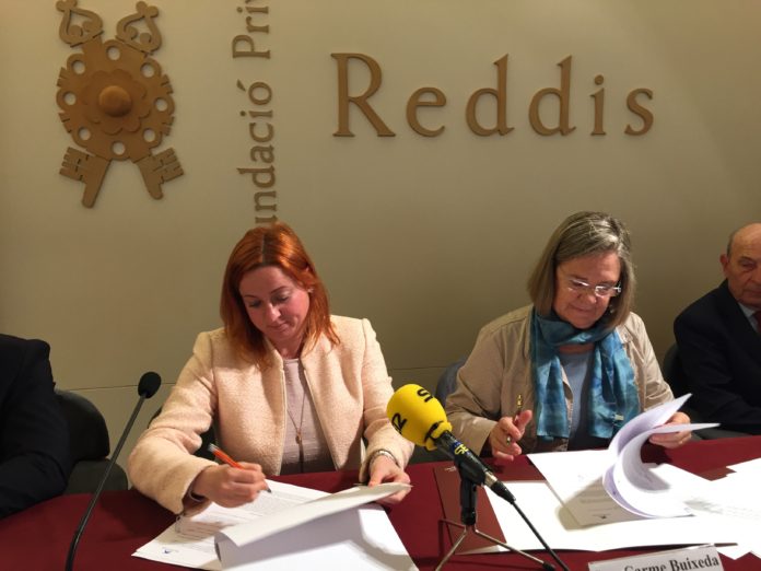El conveni entre la Fundació Privada Reddis i l’Obra Social la Caixa ajuda a 13 entitats de la comarca