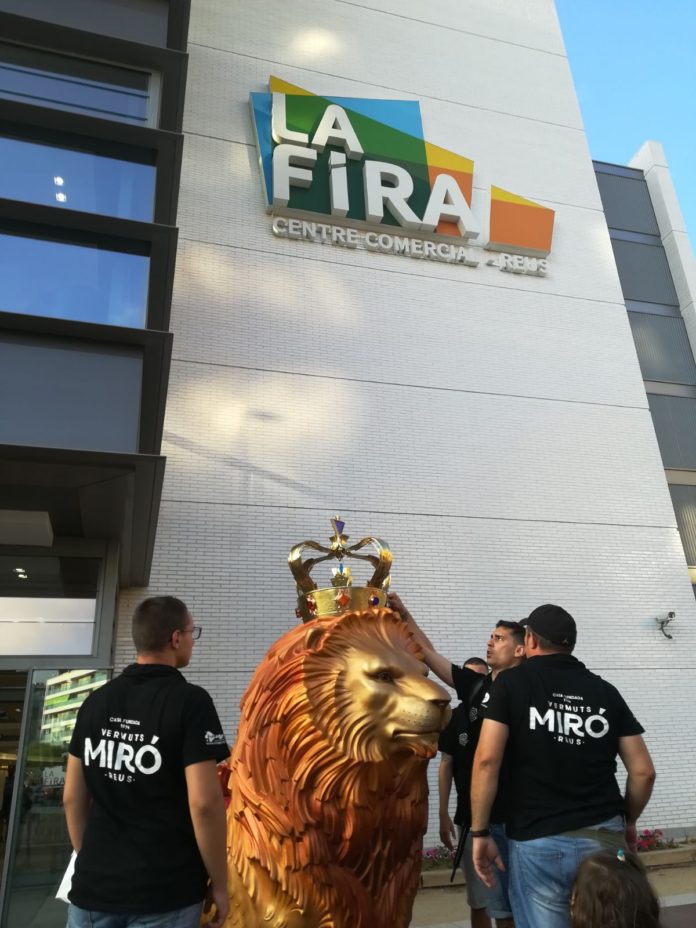 El Lleó de Reus visita La Fira Centre Comercial