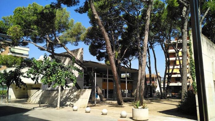 BIBLIOTECA DE SALOU