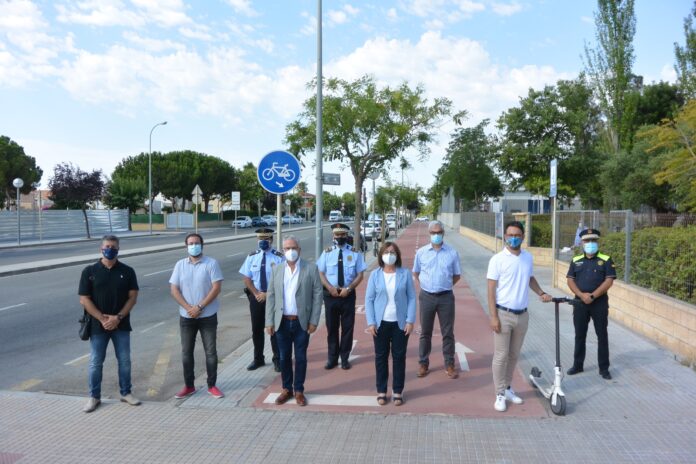 Salou, Cambrils i Vila-seca presenten les bases per a una futura normativa que regularà l’ús dels patinets elèctrics i bicicletes assistides