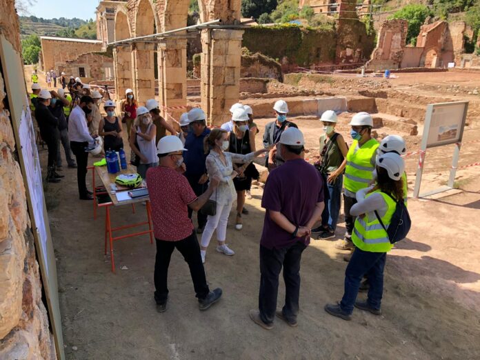 La consellera Vilallonga ha visitat la cartoixa d’Escaladei durant les obres de rehabilitació