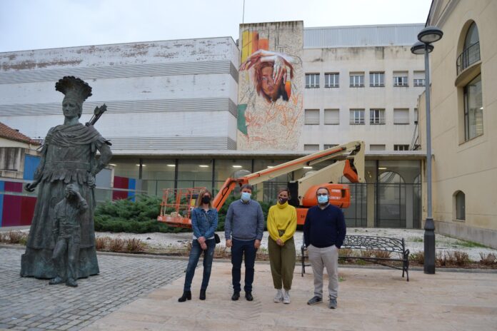 El carrer Sant Joan estrena mural