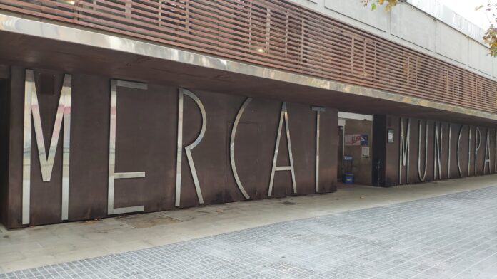 El Govern de Salou aplicarà una rebaixa d’un 20% al cànon anual dels paradistes del Mercat Municipal, que els suposarà un estalvi de més de 15.000 euros