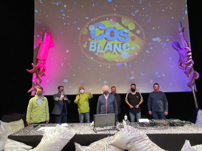 Ahir al vespre es va viure una sessió virtual especial: el ‘Cós Blanc in live’, amb imatges d’altres edicions i música en directe del DJ Moncho.