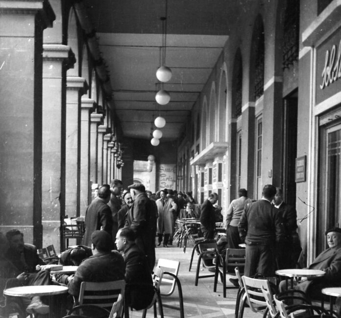 Els porxos de la plaça de Prim