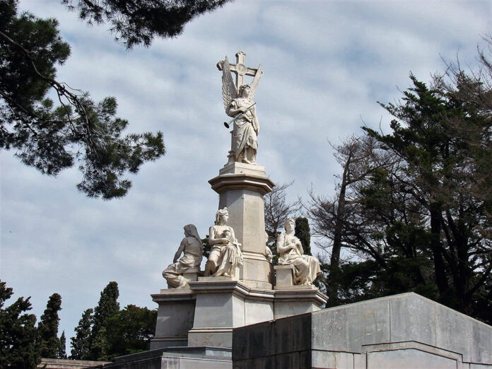 37 - visites al cementiri