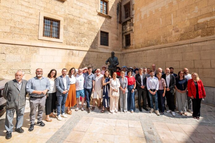Inauguració_de_l'estàtua_dedicada_a_Antoni_Gaudí-5-20260609115739